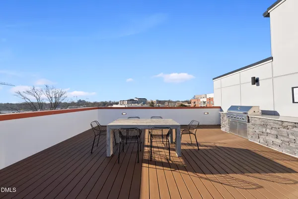 $1,600 | 615 Daniels Street, Unit 316, Raleigh, NC 27605