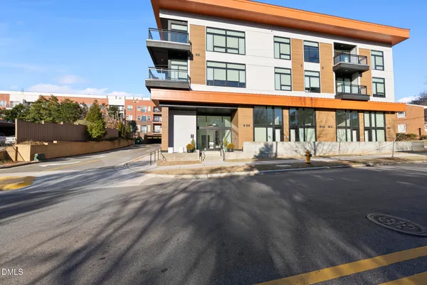 $1,600 | 615 Daniels Street, Unit 316, Raleigh, NC 27605