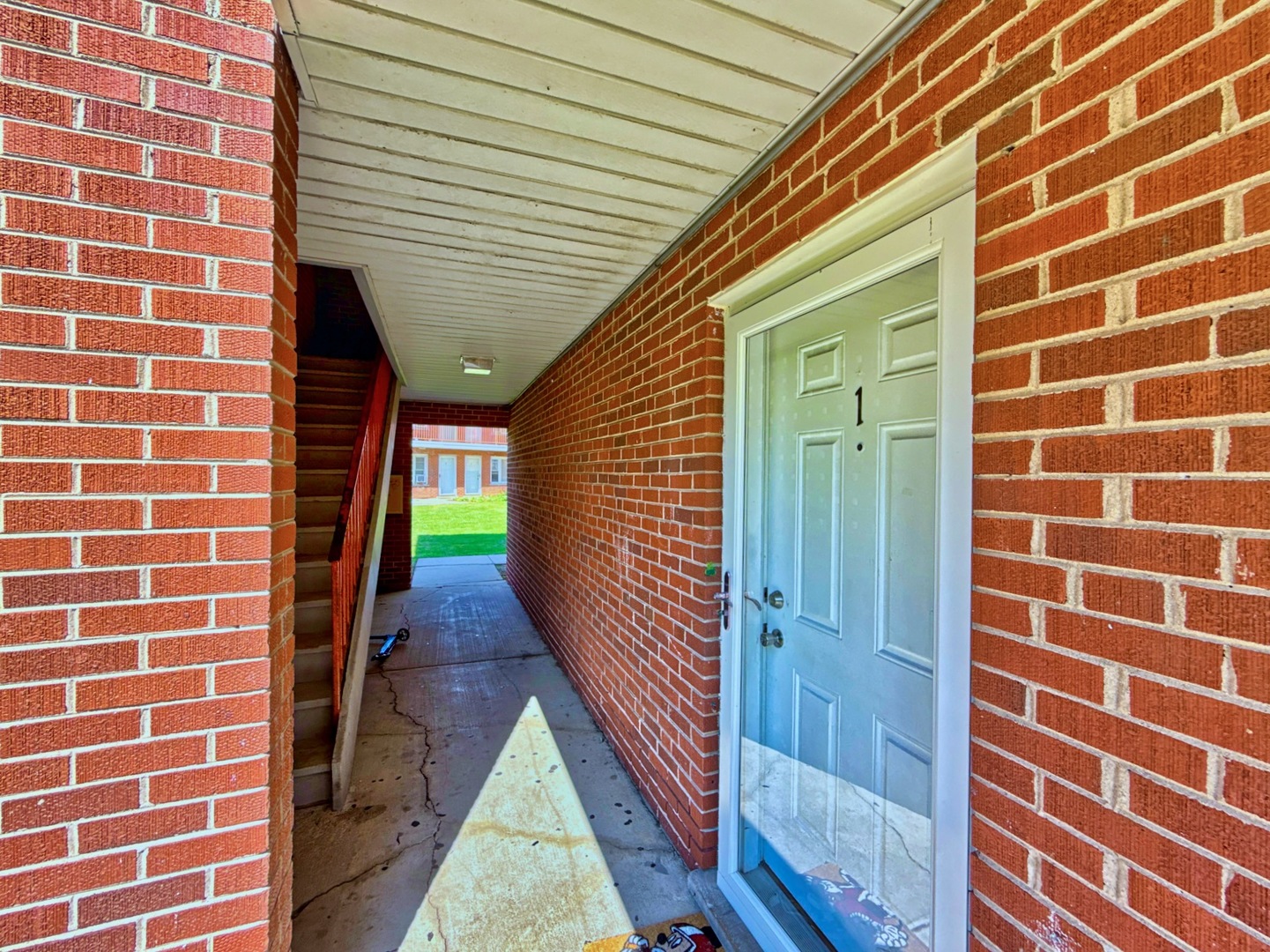 1111 East Algonquin Road, Unit 1 Arlington Heights, IL 60005 - Photo 2 of 42 a bathroom with a shower
