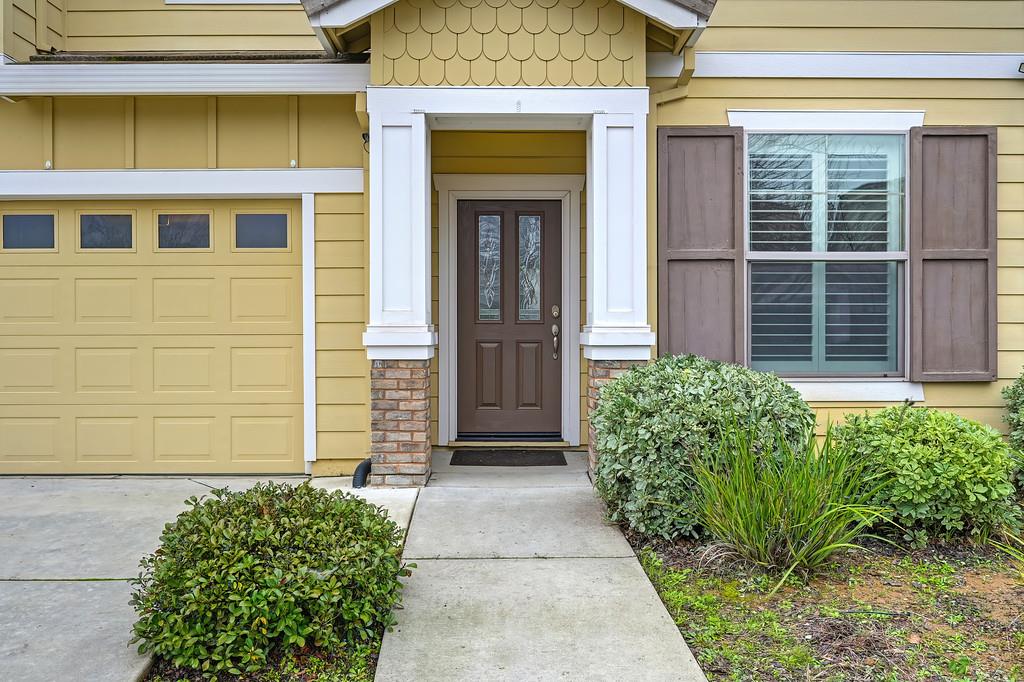1916 Hartsfield Way Lincoln, CA 95648 - Photo 3 of 35 a view of entrance of the house