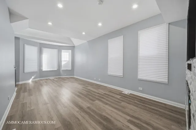 $315,900 | 9342 South Crandon Avenue, Chicago, IL 60617