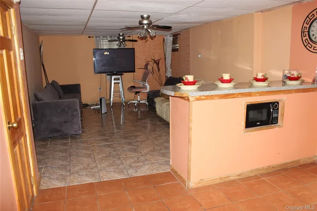 a view of entryway with furniture