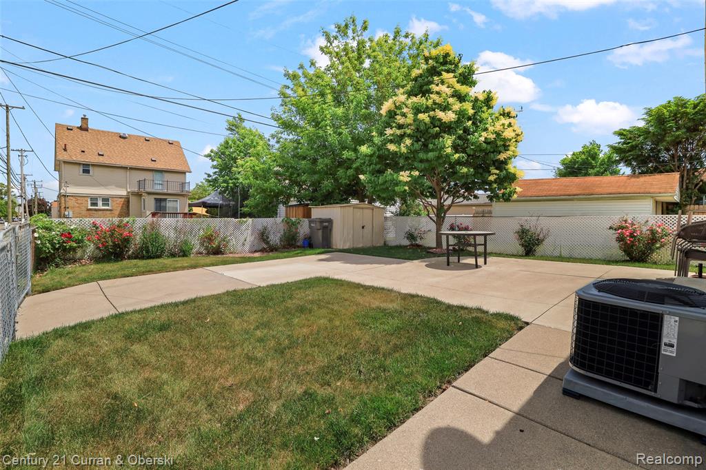 5296 Chase Road Dearborn, MI 48126 - Photo 27 of 36