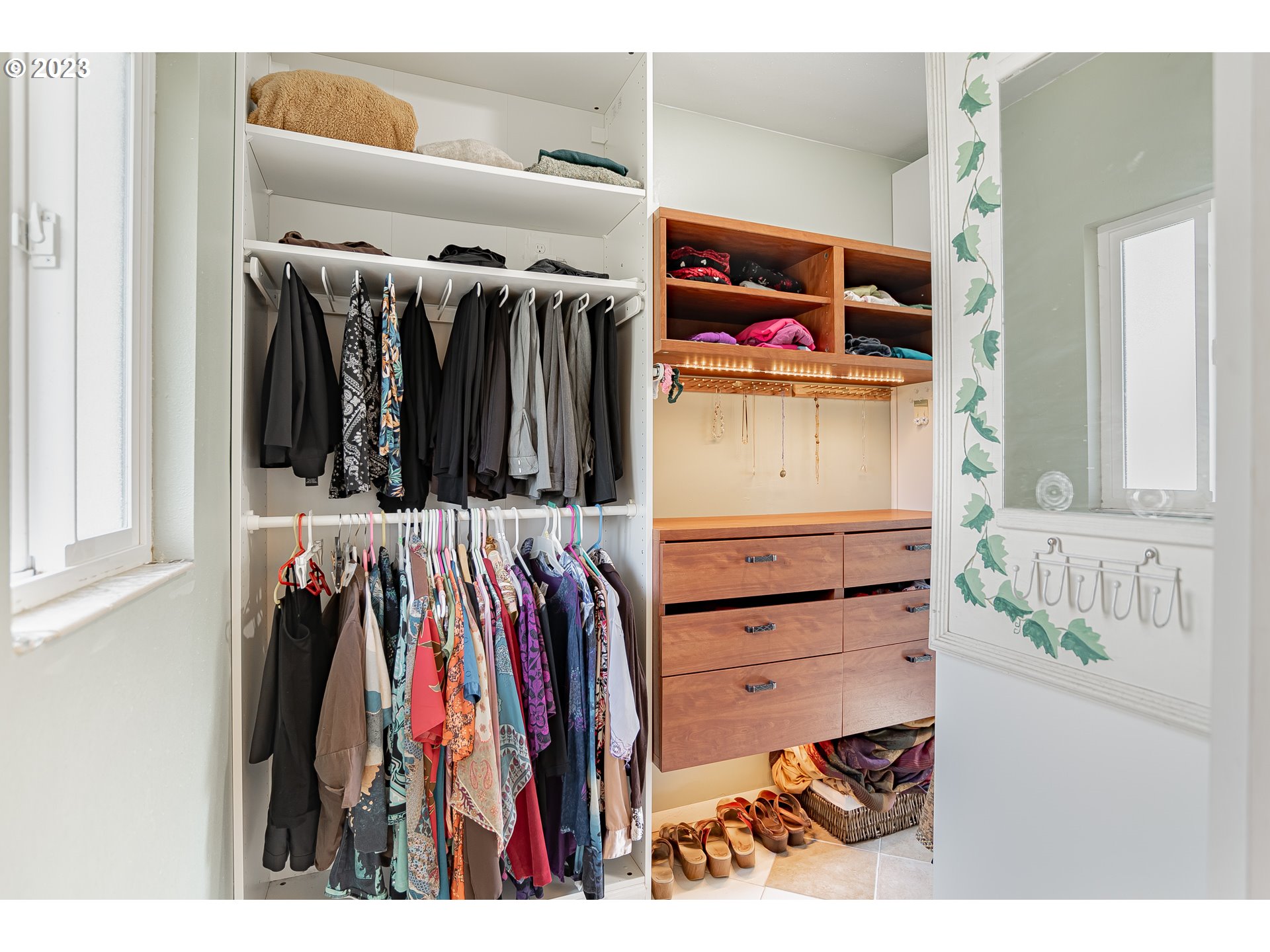 9709 Northwest 19th Avenue Vancouver, WA 98665 - Photo 14 of 27 a view of walk in closet with clothes