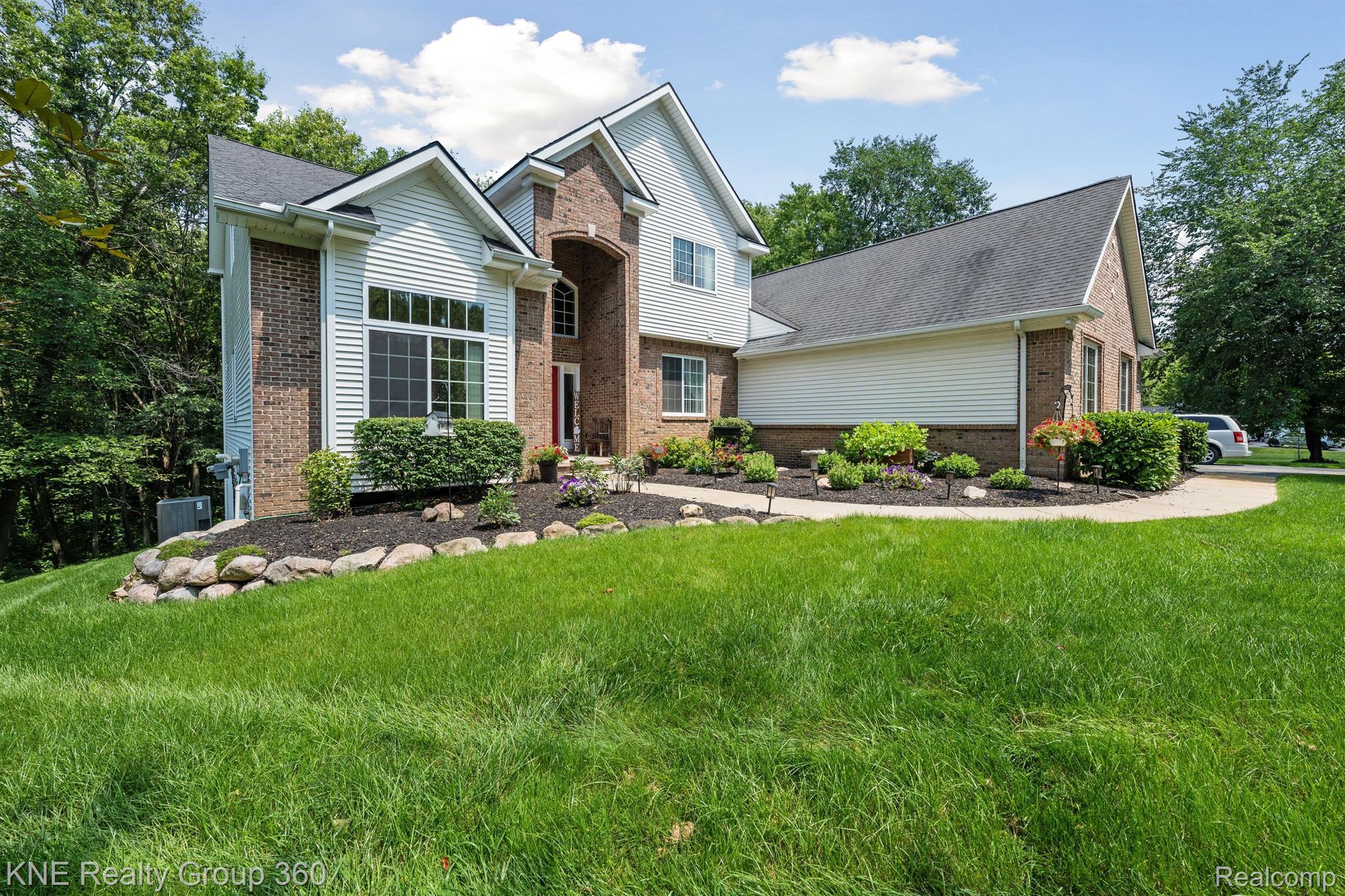 2170 Moorlands Howell, MI 48855 - Photo 2 of 54 Gallery Image 2