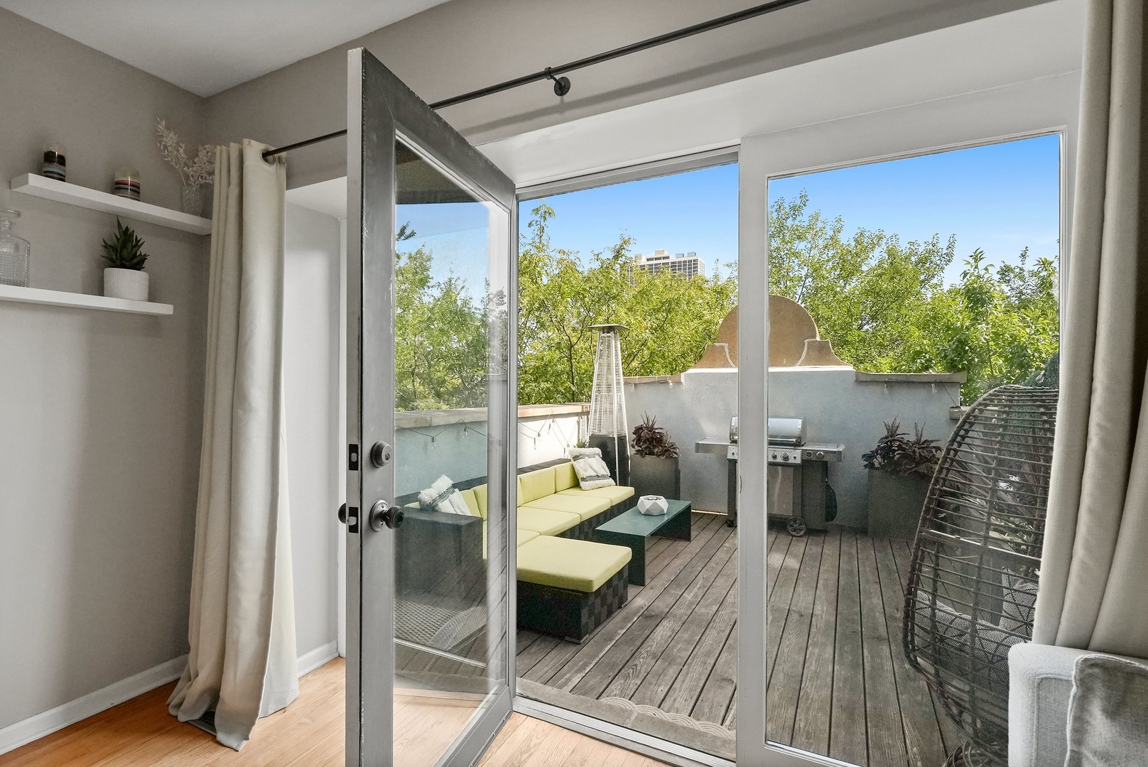 1448 North Orleans Street, Unit 2A Chicago, IL 60610 - Photo 2 of 35