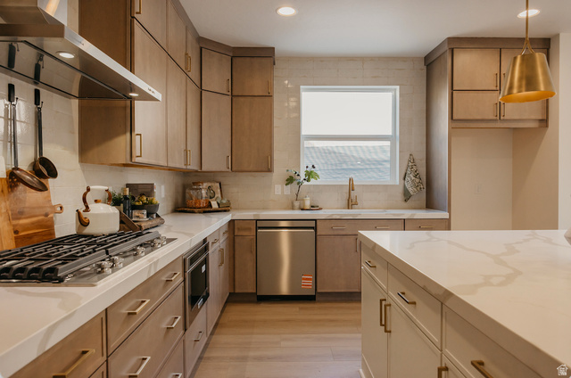 1595 West Canyon Rim Road, Unit 630 Lehi, UT 84048 - Photo 13 of 22 Photos are of a previously built Eden Farmhouse. Actual finishes and options may vary.