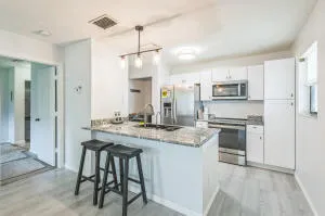 $184,900 | 6537 Southeast Federal Highway, Unit 202, Stuart, FL 34997