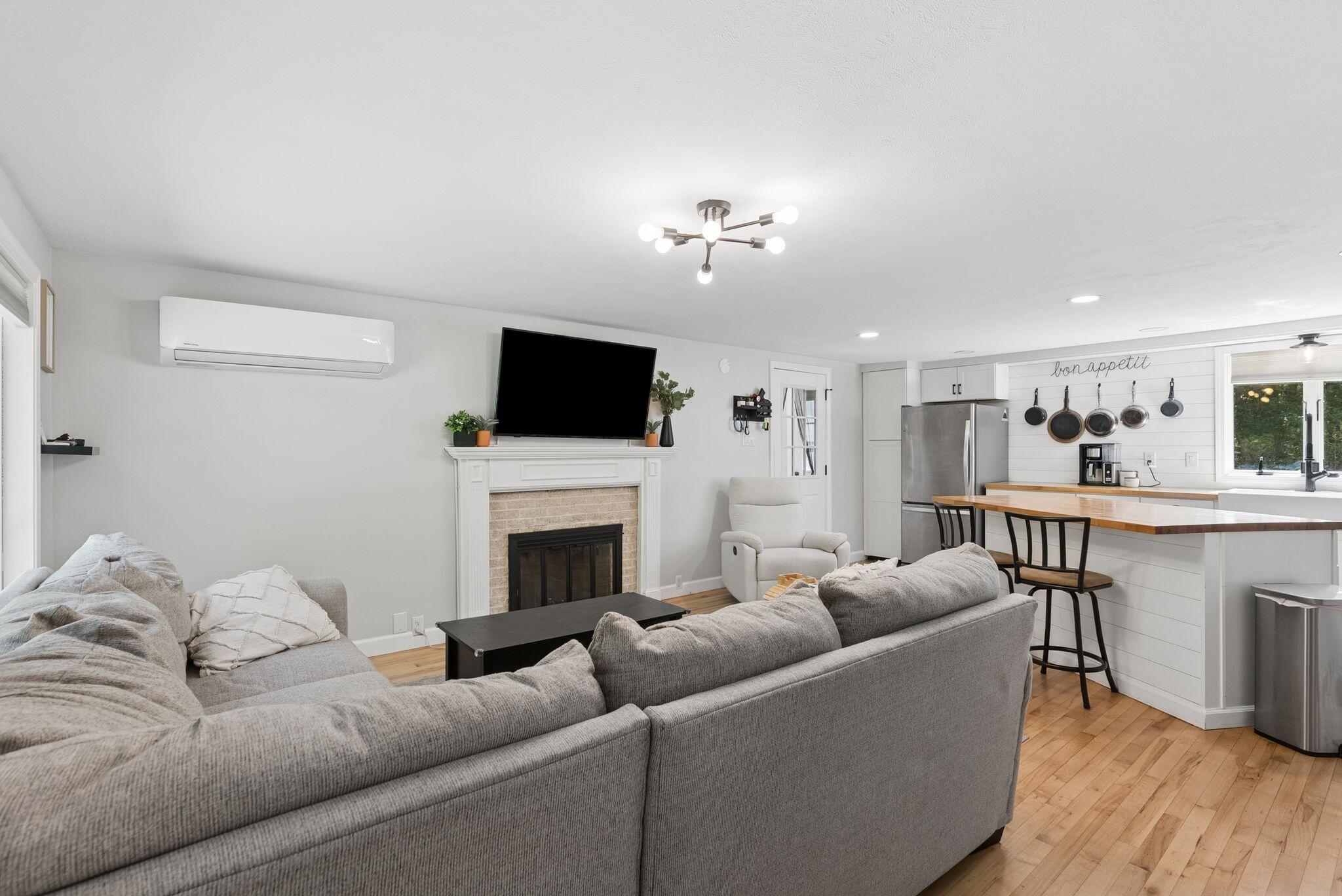 8 Larrabee Farm Road Scarborough, ME 04074 - Photo 15 of 37 Living room & Kitchen