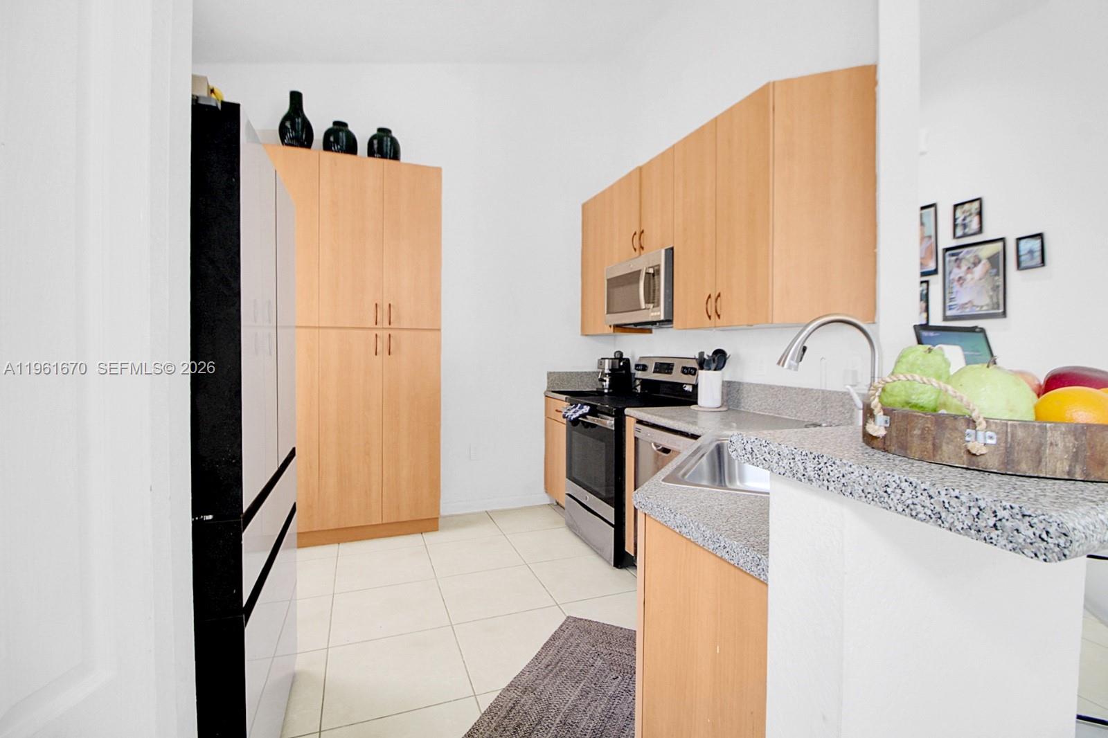 2120 Northeast 37th Road Homestead, FL 33033 - Photo 15 of 39