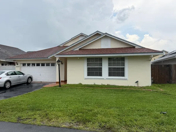 $3,400 | 19058 Northwest 77th Place, Hialeah, FL 33015