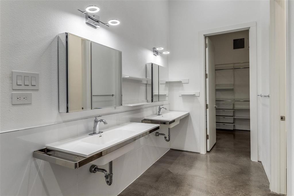 30 Vanguard Way Dallas, TX 75243 - Photo 10 of 22