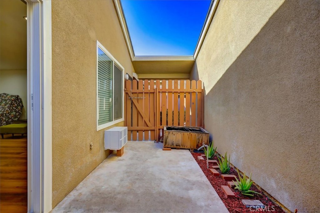 4723 Jackson Street, Unit 25 Riverside, CA 92503 - Photo 5 of 26 a view of entryway