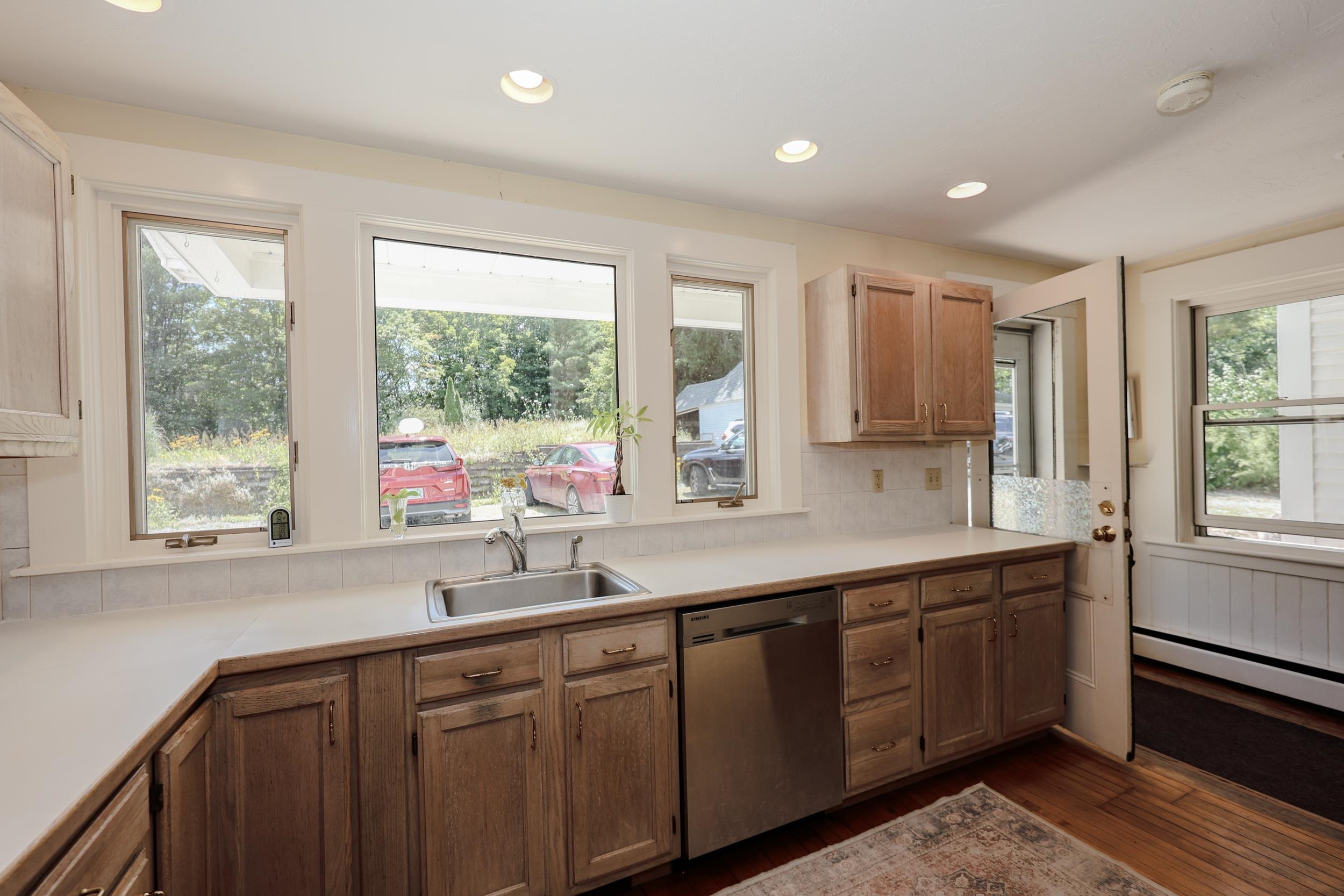 25 Pleasant Street Goffstown, NH 03045 - Photo 20 of 53