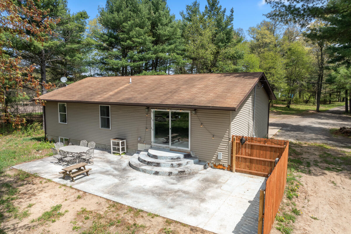 555 South Maple Island Road Muskegon, MI 49442 - Photo 16 of 22 Back of Home