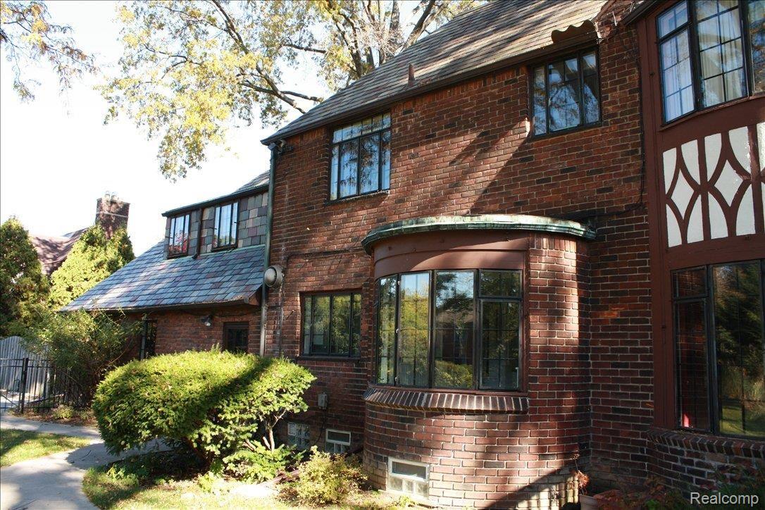 709 Berkshire Road Grosse Pointe, MI 48230 - Photo 18 of 25 back view