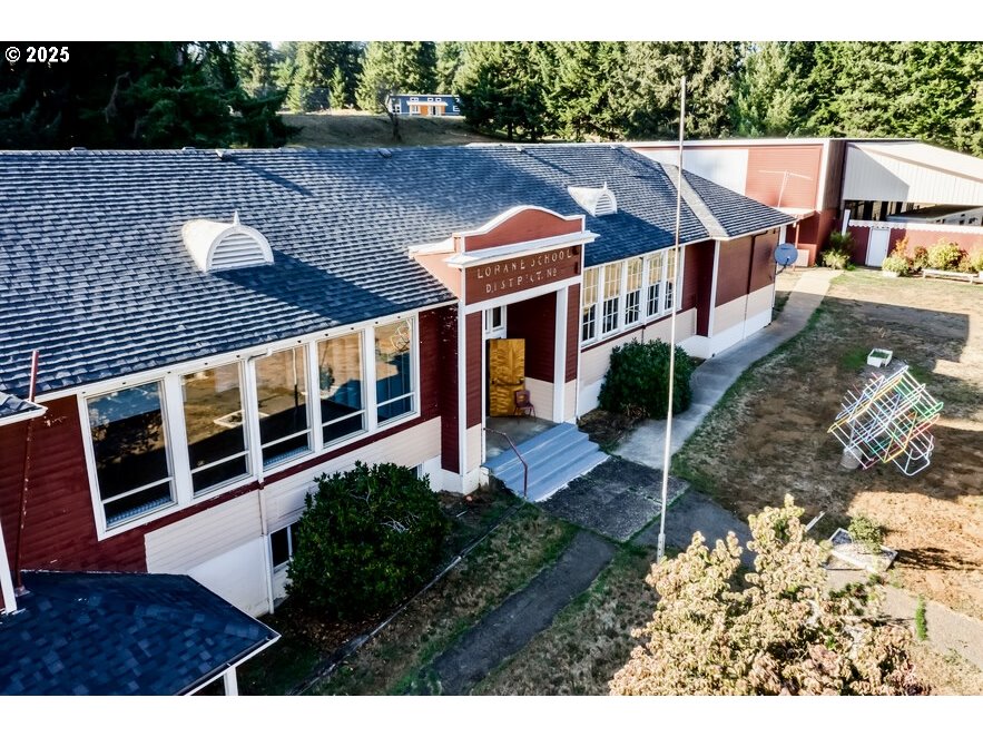 80304 Old Lorane Road Lorane, OR 97451 - Photo 12 of 31