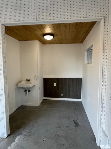 $139,500 | 103 West Park Street, Harrisburg, IL 62946