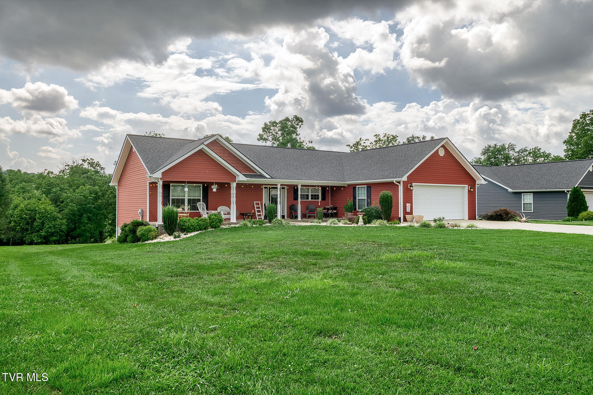 1075 Afton Road Afton, TN 37616 - Photo 2 of 51 S Whittenburg Afton Road093