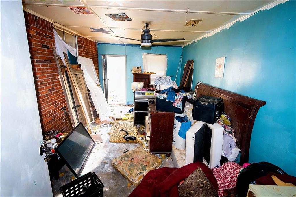 924 Brookdale Place Decatur, GA 30033 - Photo 11 of 19 a bedroom with furniture and a window