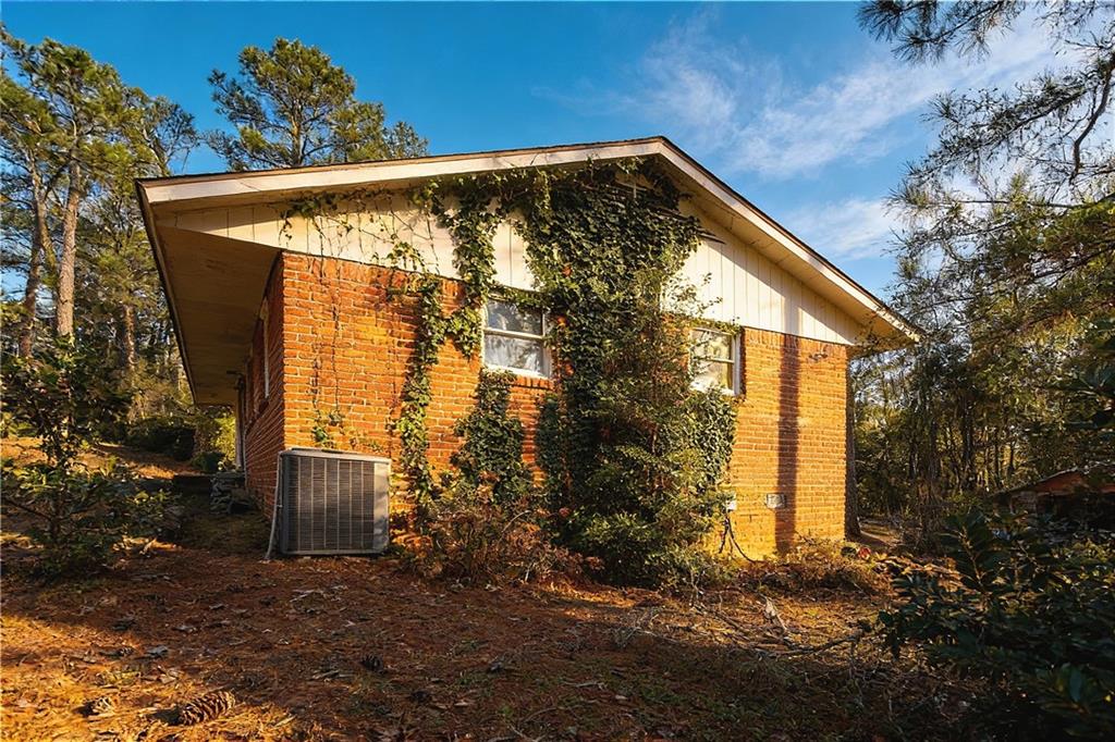 924 Brookdale Place Decatur, GA 30033 - Photo 3 of 19 a view of a house with a yard