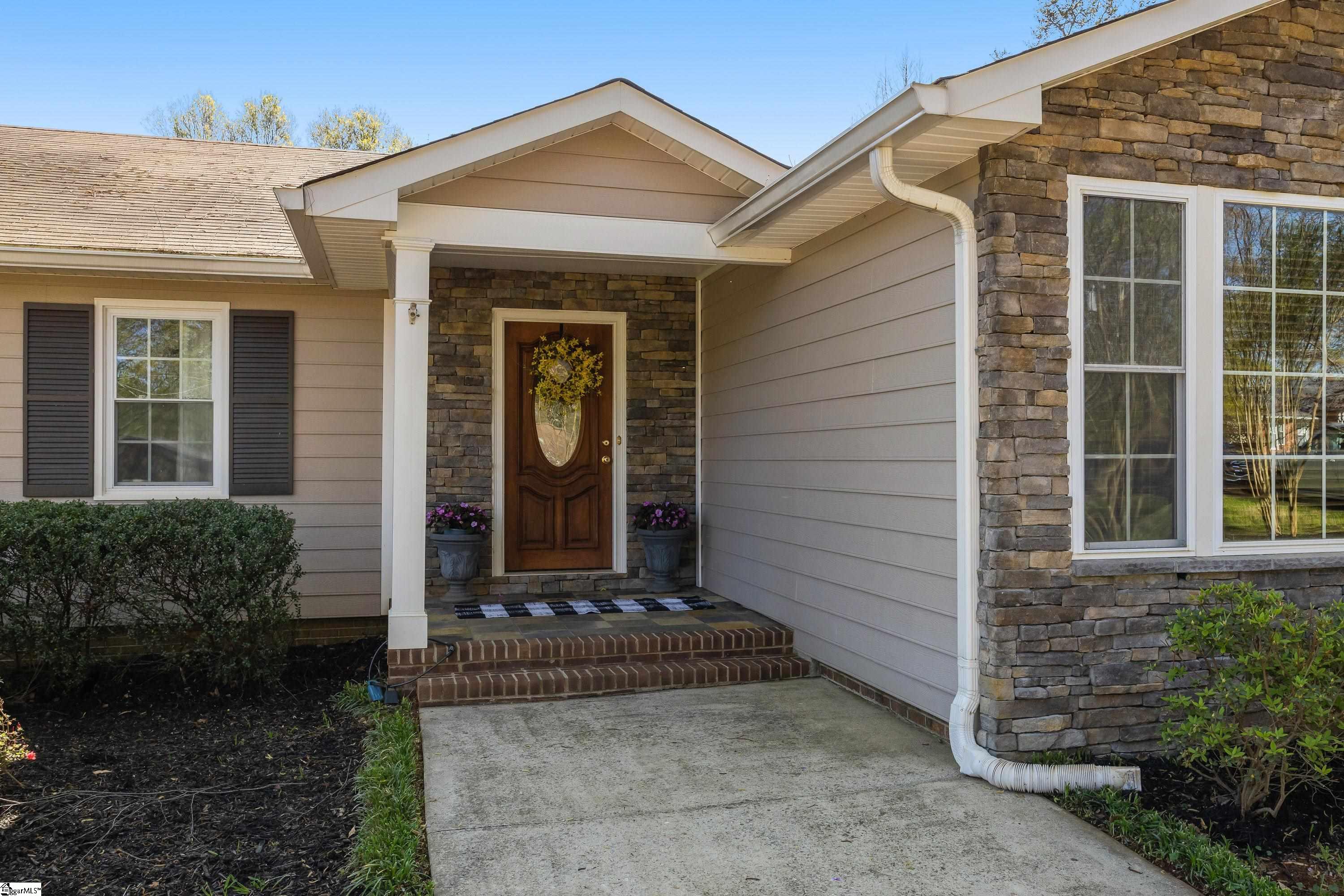 3402 Cannon Road Greer, SC 29651 - Photo 2 of 33