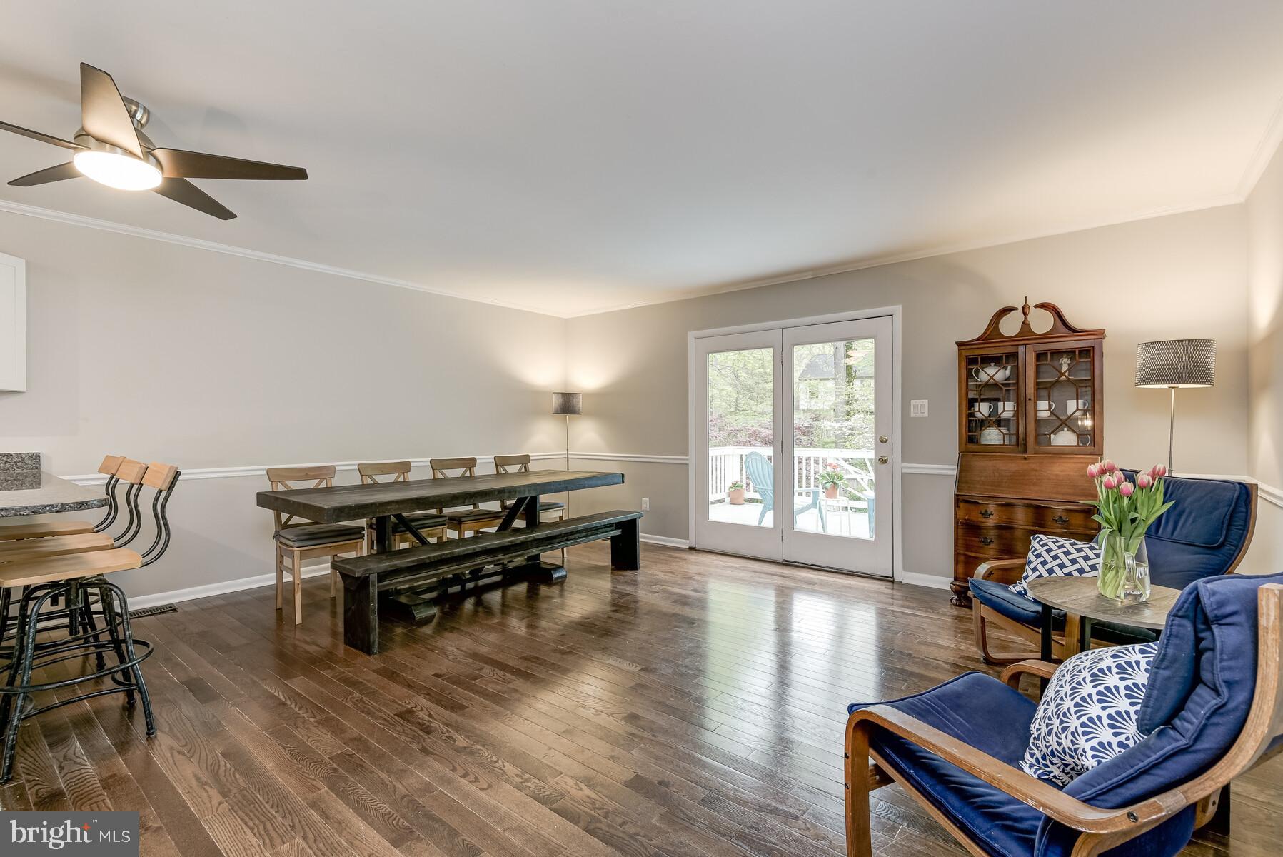 925 Diggs Road Crownsville, MD 21032 - Photo 3 of 40 Open plan living area on upper level