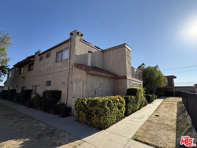 $1,495 | 2411 West Acacia Avenue, Hemet, CA 92545