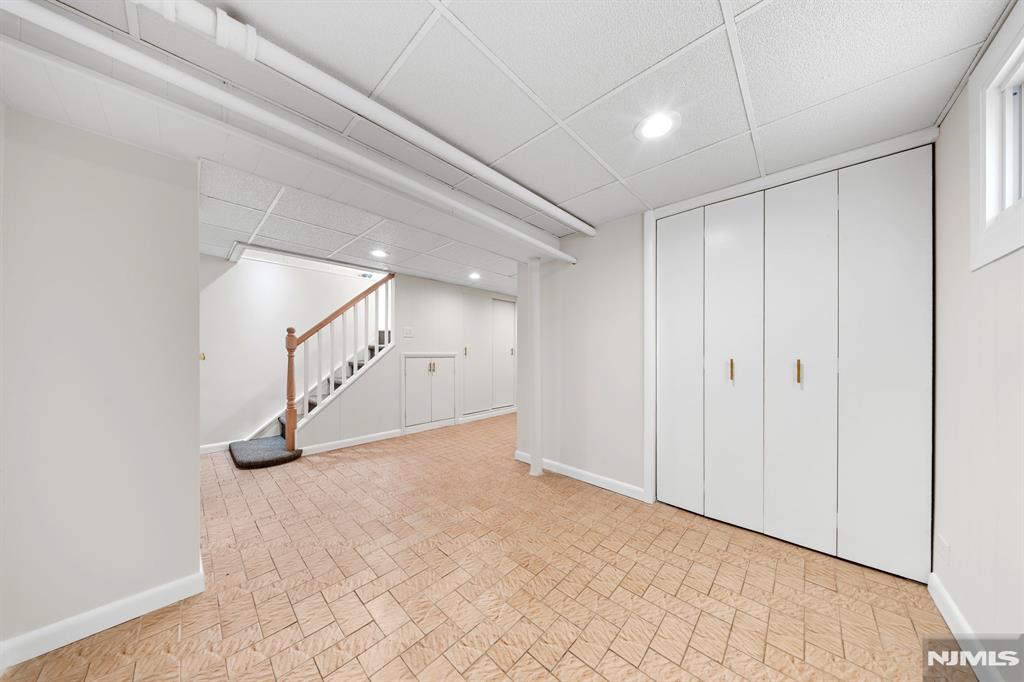271 Travers Place Lyndhurst, NJ 07071 - Photo 26 of 50