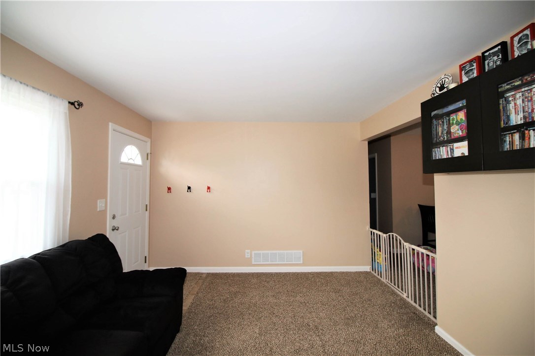 2412 Samira Road Stow, OH 44224 - Photo 2 of 27