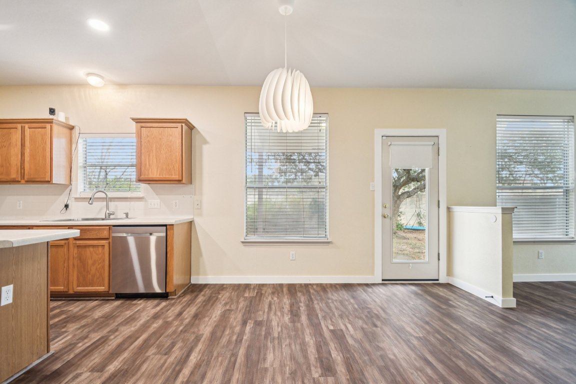 4508 Chesney Ridge Drive Austin, TX 78749 - Photo 6 of 31