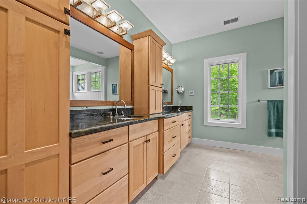 1041 Greentree Road Bloomfield Hills, MI 48304 - Photo 31 of 70