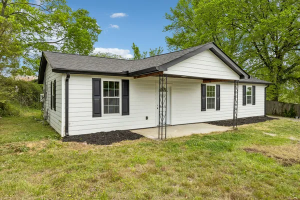 $198,000 | 330 West Washington Street, Pulaski, TN 38478