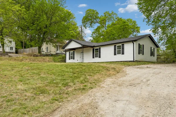 $198,000 | 330 West Washington Street, Pulaski, TN 38478