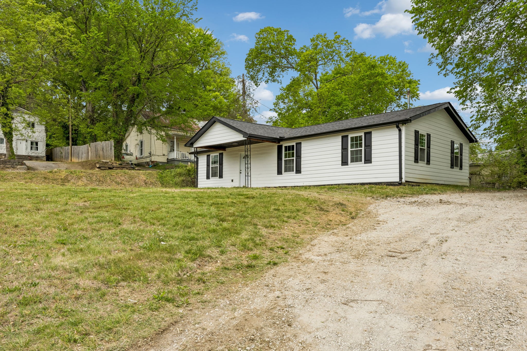 330 West Washington Street Pulaski, TN 38478 - Photo 34 of 36 a house with a outdoor space
