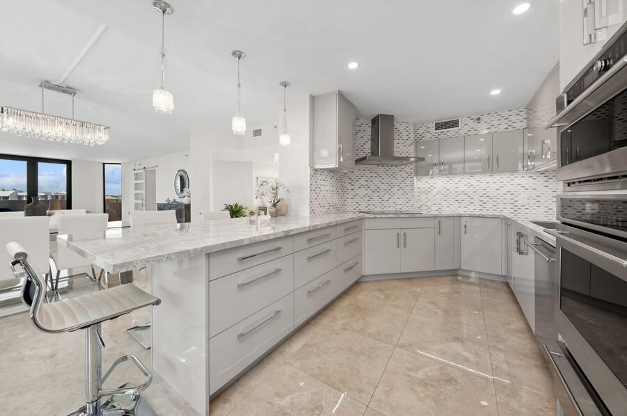 1401 South Ocean Boulevard, Unit 501 Boca Raton, FL 33432 - Photo 25 of 72 Kitchen