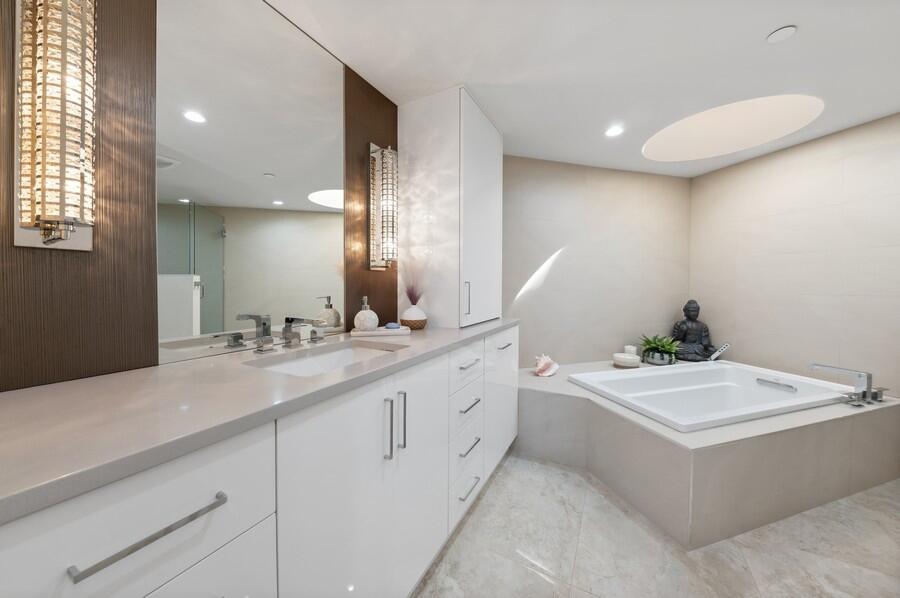 1401 South Ocean Boulevard, Unit 501 Boca Raton, FL 33432 - Photo 33 of 72 Primary Bath