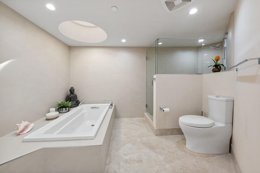 1401 South Ocean Boulevard, Unit 501 Boca Raton, FL 33432 - Photo 34 of 72 Primary Bath