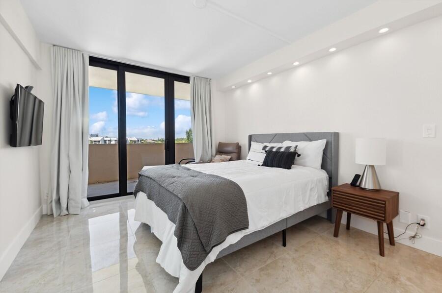 1401 South Ocean Boulevard, Unit 501 Boca Raton, FL 33432 - Photo 37 of 72 Guest Suite