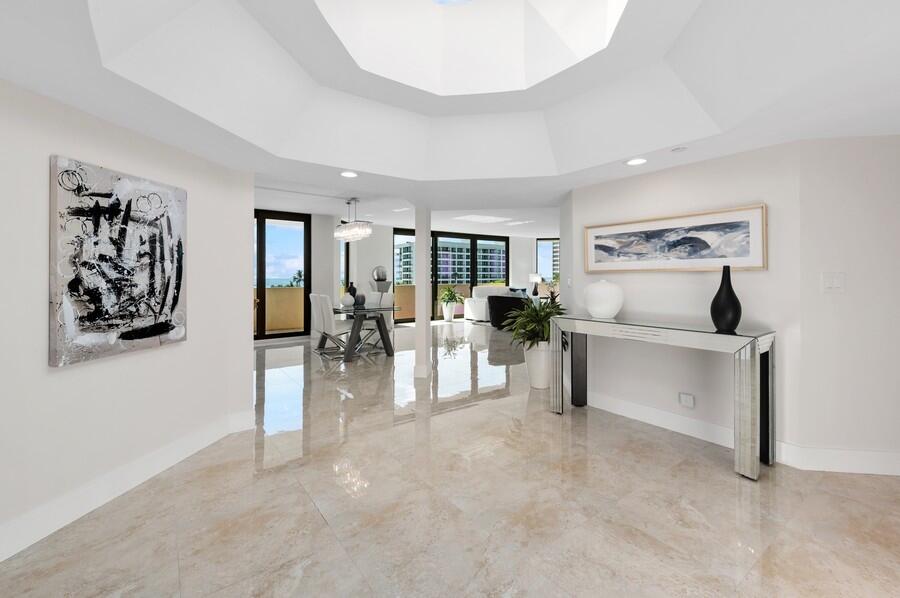 1401 South Ocean Boulevard, Unit 501 Boca Raton, FL 33432 - Photo 4 of 72 Foyer