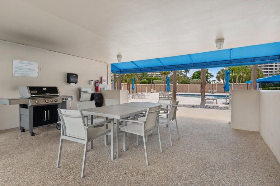 1401 South Ocean Boulevard, Unit 501 Boca Raton, FL 33432 - Photo 67 of 72 43_1401SOceanBlvd_345_BarbequePicnicArea