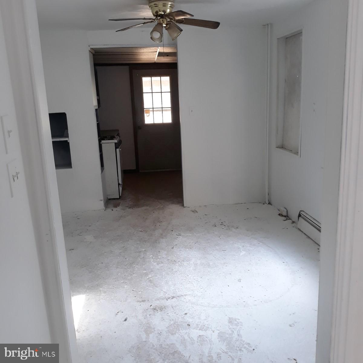 435 Locust Street Reading, PA 19604 - Photo 10 of 15 Gallery Image 10