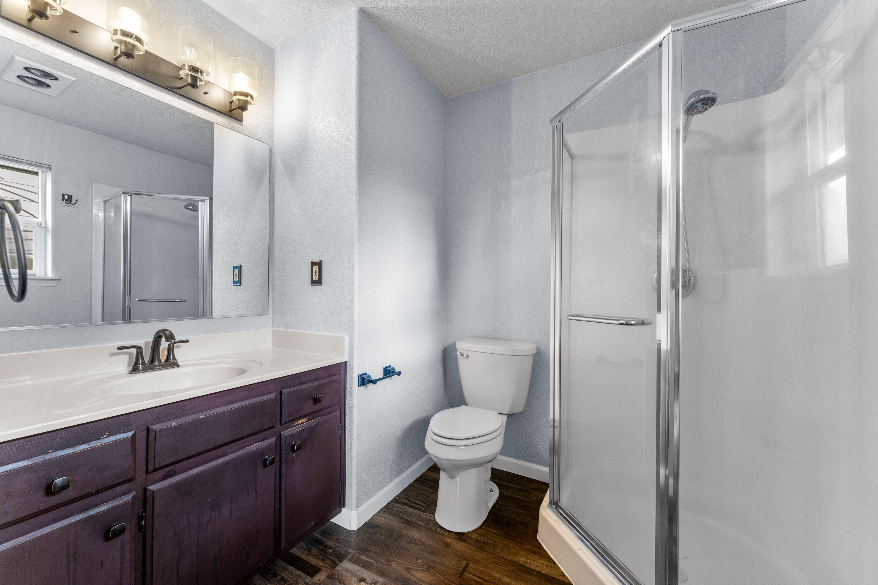 3655 Leonard Road Grants Pass, OR 97527 - Photo 35 of 52 Master Bath