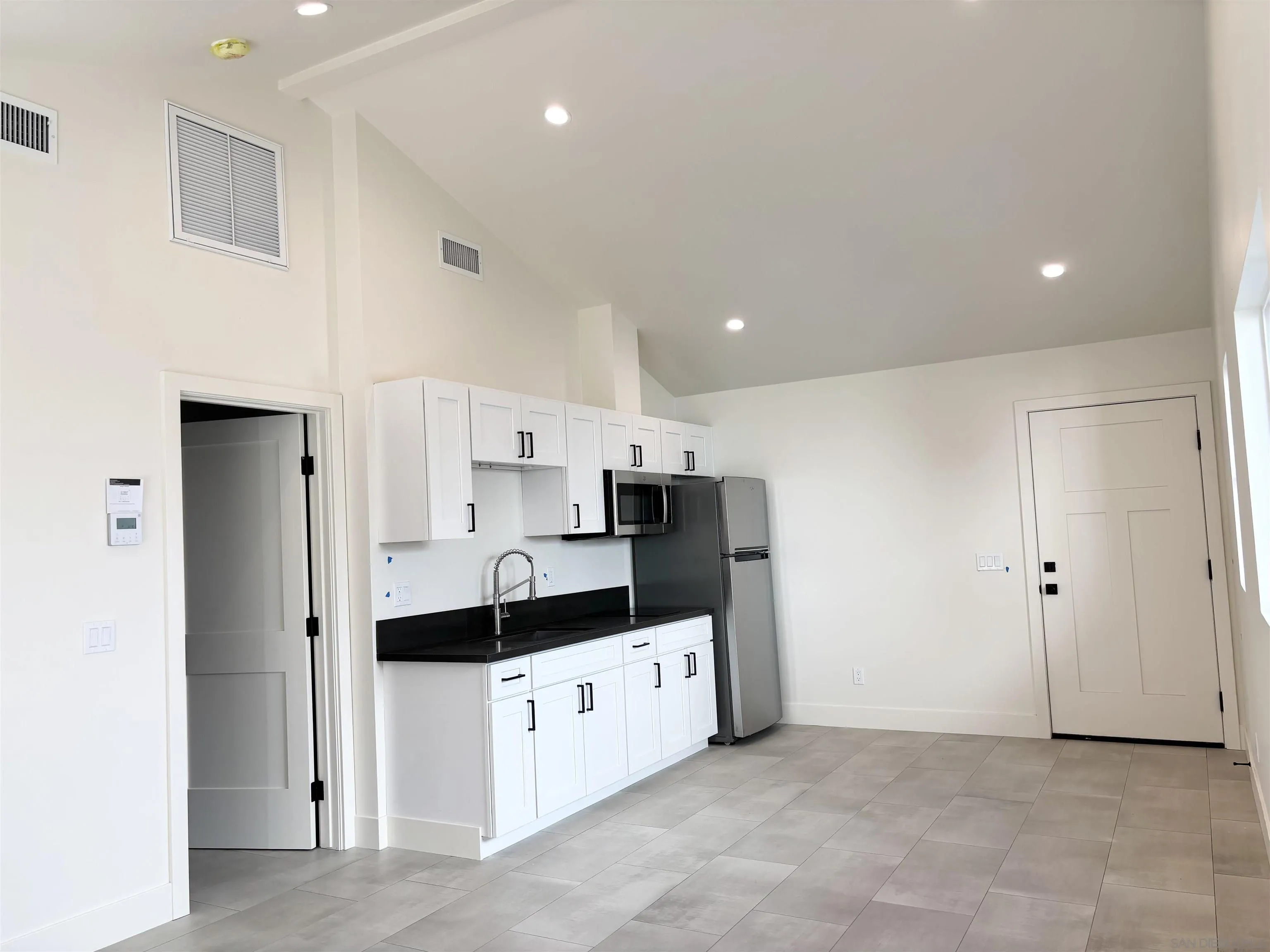 921-927 Regal Road Encinitas, CA 92024 - Photo 6 of 27