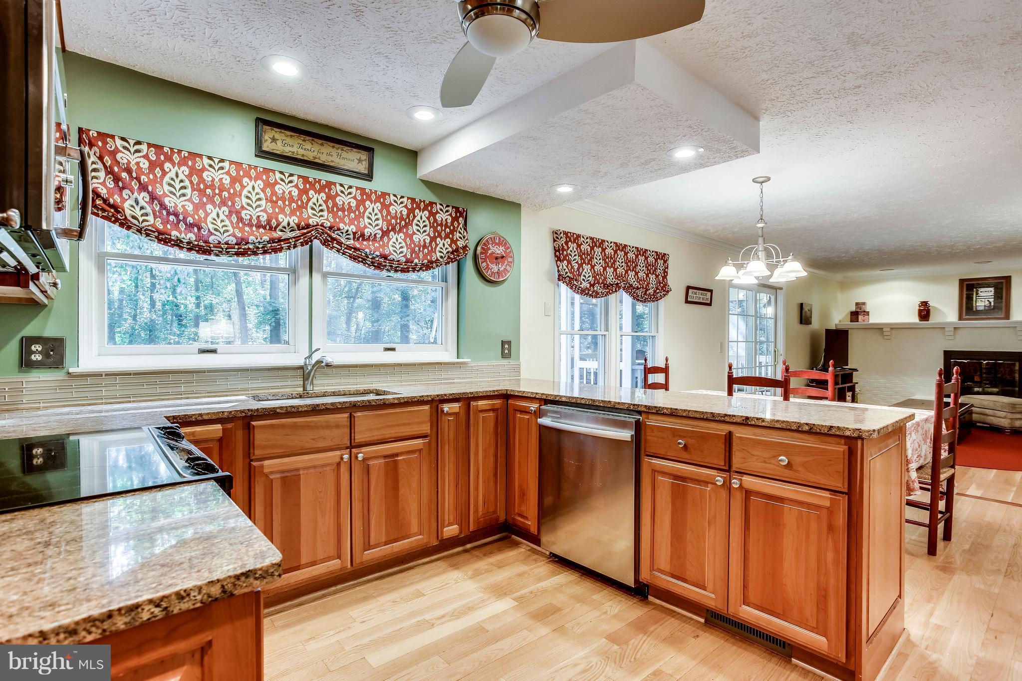 1311 Quail Ridge Drive Reston, VA 20194 - Photo 8 of 30 Kitchen