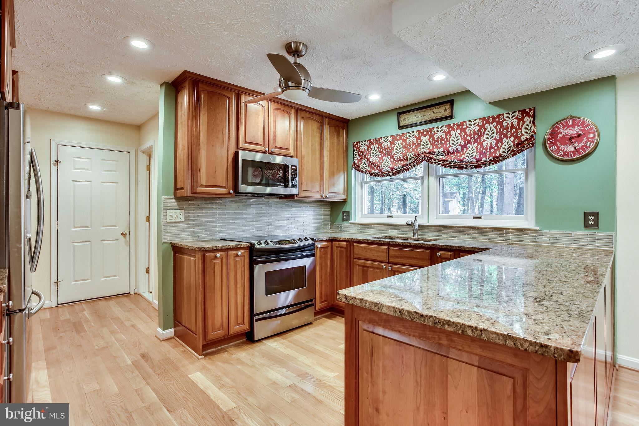 1311 Quail Ridge Drive Reston, VA 20194 - Photo 9 of 30 Kitchen