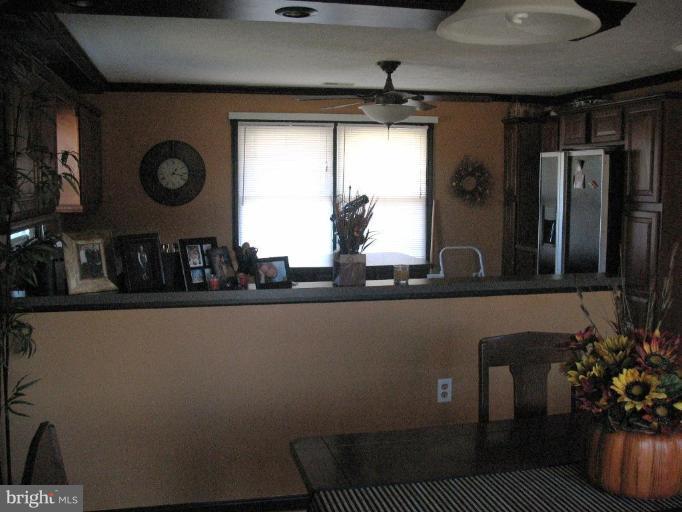 377 Perry Road Winchester, VA 22602 - Photo 6 of 12 Kitchen/Dining Room