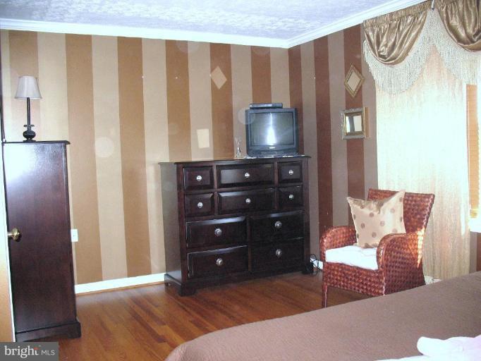 377 Perry Road Winchester, VA 22602 - Photo 8 of 12 Master Bedroom