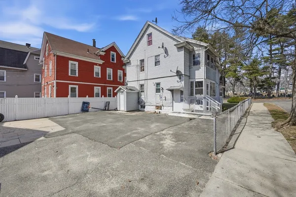 $450,000 | 485 Bay Street, Springfield, MA 01109