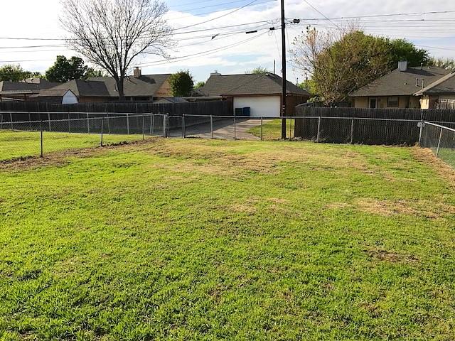 4023 William Street Sachse, TX 75048 - Photo 22 of 36 4023 Fenced backyard